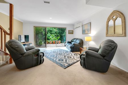 2/130 Plateau Crescent, Carrara QLD 4211 - Townhouse For Rent | Domain - Photo 2