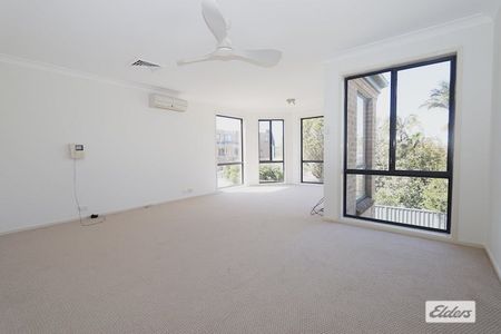 Perfect Blend Of Relaxed Living - Photo 2