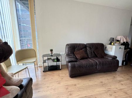2 bedroom flat to rent - Photo 5
