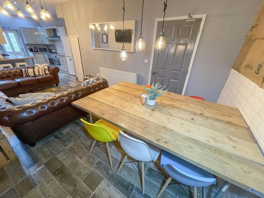 4 bedroom house to rent - Photo 1