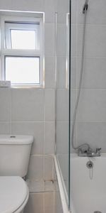 Flat to rent - Brockley Road, London, SE4 - Photo 4