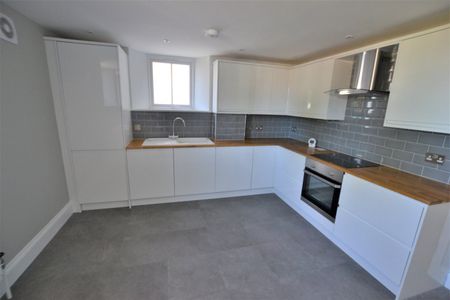 A 2 Bedroom Apartment Instruction to Let in St Leonards-on-Sea - Photo 2