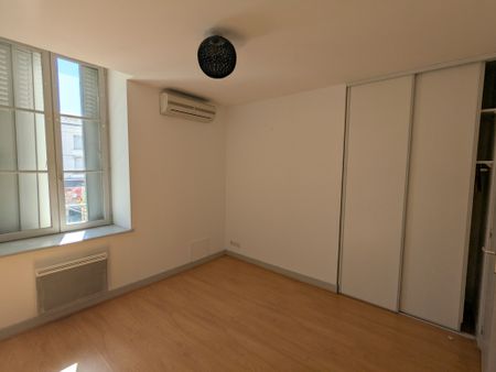 Location Appartement 3 pièces 61m² ISSOUDUN 36100 - Photo 5