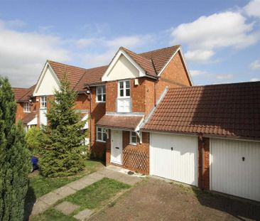 3 bedroom end of terrace house to rent - Photo 1