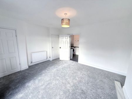 9, Kingsham Road*, Chichester - Photo 3