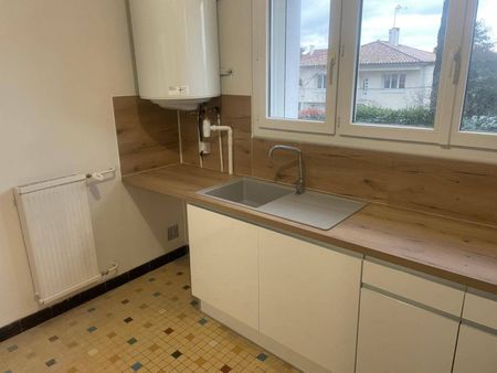 Location appartement rénové 3 pièces 63.3 m² à Romans-sur-Isère (26100) 4 - Photo 5