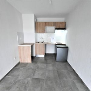 Location Appartement 2 pièces 44m² NIMES 30000 - Photo 2