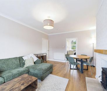 3 bedroom flat to rent - Photo 4