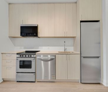 For Lease - 3250 Carding Mill Trail Unit# 506, Oakville, Ontario - Photo 4