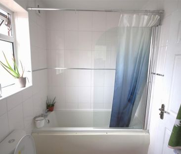 5 bedroom detached house to rent - Photo 3