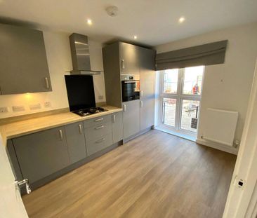 3 bedroom terraced house to rent - Photo 4