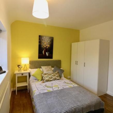 1 bedroom in a house share to rent - Photo 1