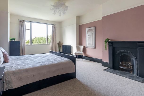London Road, Cheltenham, Gloucestershire - Photo 1