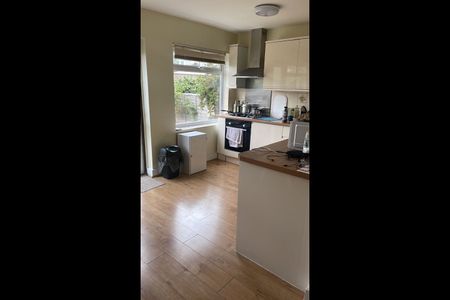 Room in a Shared House, Fairview Crescent, HA2 - Photo 5