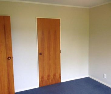 Tidy 3-Bedroom House - Photo 3