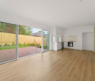 An effortless lifestyle in sparkling surrounds - Photo 6