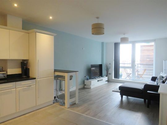 High Street, Southampton - Photo 1