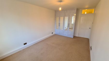 2 bed flat to rent in Stonegrove, Edgware, HA8 - Photo 4