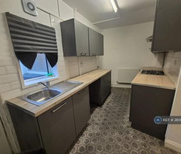 3 bedroom terraced house to rent - Photo 6