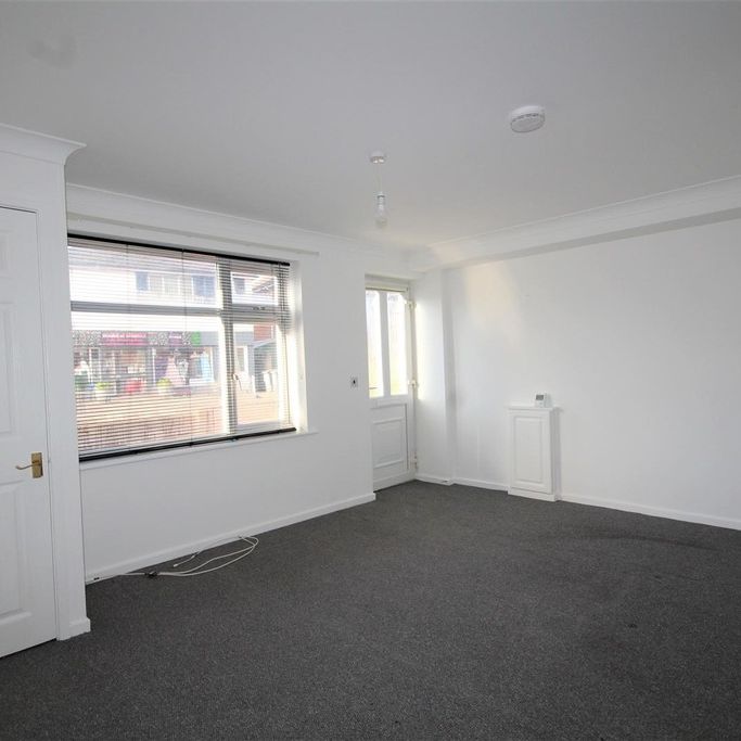 Columbia Road, Bournemouth - Photo 1