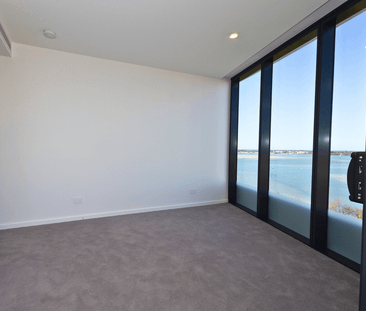 Spacious Two-Bedroom Apartment with Media Room!! - Photo 6