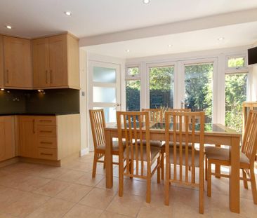 4 bedroom link detached house to rent - Photo 2