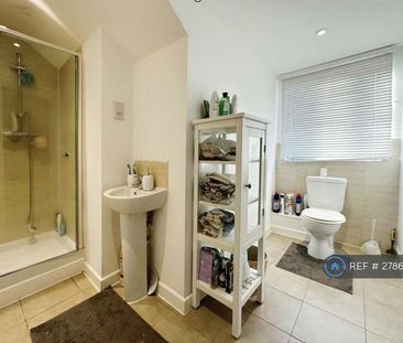 3 bedroom semi-detached house to rent - Photo 6