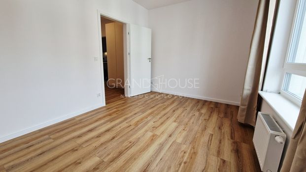 Dwa pokoje z 2 miejscami postojowymi i balkonem - Zdjęcie 1