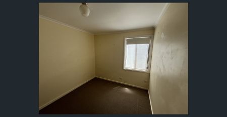 33 Hurcombe Crescent, Port Augusta West - Photo 5