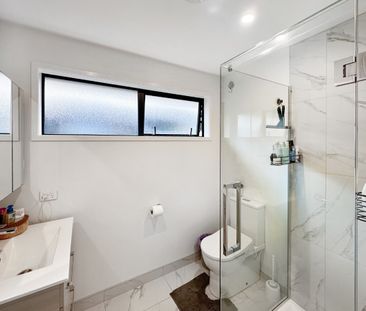 Quiet, Sunny & Private Modern 2-Bedroom Townhouse - Photo 1