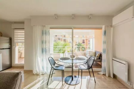 Location Appartement 2 pièces 55m² BEAUSOLEIL 06240 - Photo 3