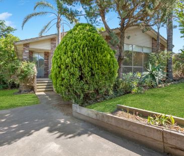 FOUR BEDROOM HOME � SPACIOUS LIVING � QUIET COURT LOCATION - Photo 3