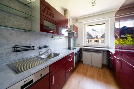 Wohnen mit Charme – 2-Zimmer-Wohnung mit Balkon, Tiefgarage und Schwedenofen in St. Peter - Photo 5