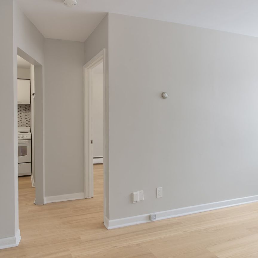 100 Waverley Street - 102 - Photo 1