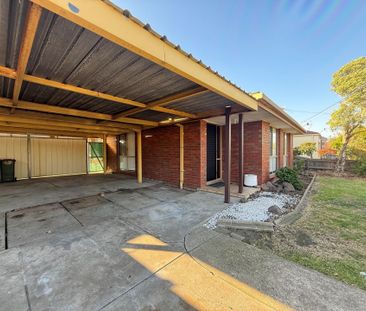 Charming Family Home - Photo 6