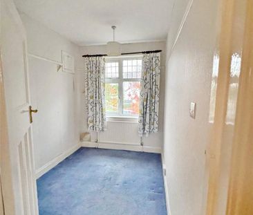 4 bedroom semi-detached house to rent - Photo 3