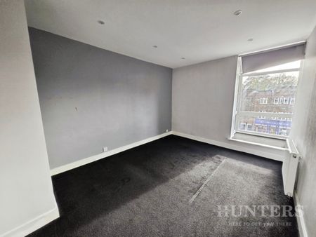 2 bedroom Flat To Let - Photo 3