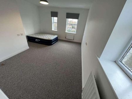 Henley Way, Frome, Somerset, BA11 - Photo 2