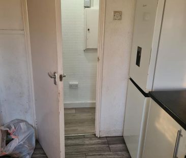 1 bedroom in a house share to rent - Photo 6