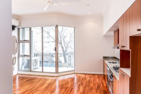 WAREHOUSE CONVERSION LIVING IN CENTRAL LOCALE - Photo 5