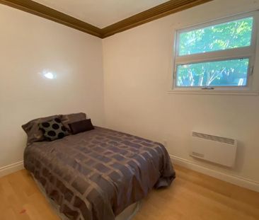 4 1/2 situé à Ste-Foy, stationnement - Photo 4