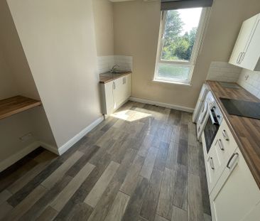 Flat 4 49A Chesterfield Road, S18 - Photo 4