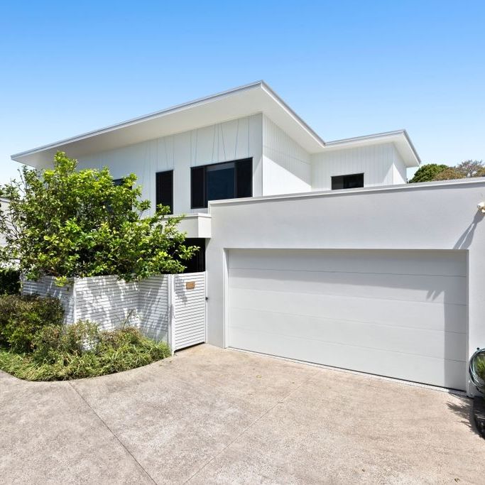 Beautiful Buderim Duplex - Photo 1