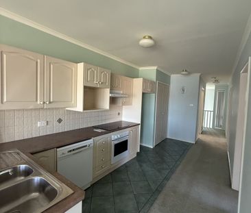 Low-Maintenance Waterfront Townhouse - Photo 4