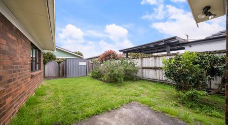 Beautiful Family Home in Blockhouse Bay - Photo 4