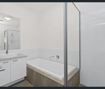 Near-New 4-Bedroom Family Home in a Prime Location! - Photo 6