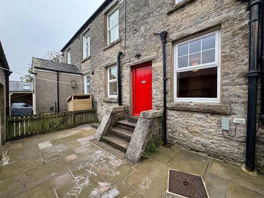 3 bedroom terraced house to rent - Photo 1