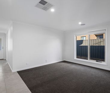 Spacious & Stylish Family Home! - Photo 1