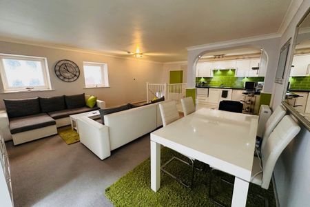 Old Christchurch Road, BOURNEMOUTH - Photo 2