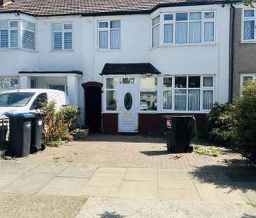 4 bedroom terraced house to rent - Photo 2